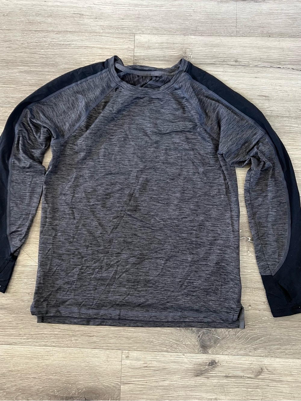 all in motion Kids Boys Long Sleevey Raglan Crew in Charcoal and Black